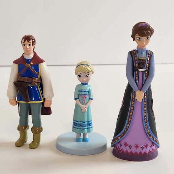 Lot of Disney Princess Figure Figurines Frozen Belle Rapunzel Brave Tiana - Picture 5 of 8